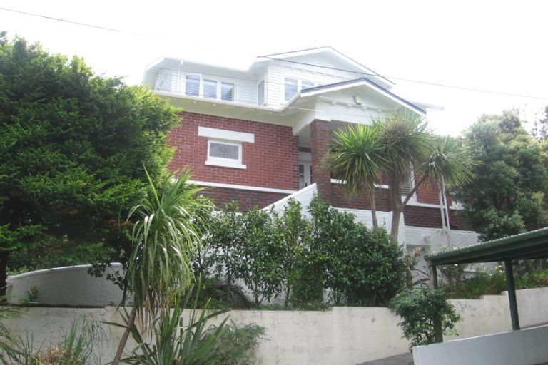 Photo of property in 17a Putnam Street, Northland, Wellington, 6012