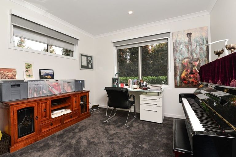 Photo of property in 52 Helen June Avenue, Flagstaff, Hamilton, 3210