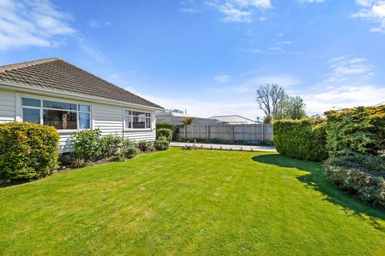 Photo of property in 861 Main North Road, Belfast, Christchurch, 8051