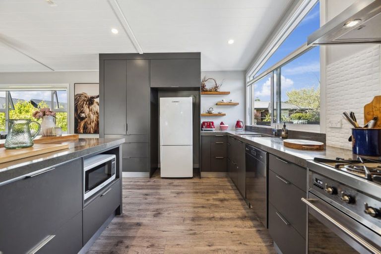 Photo of property in 18 Lakemere Way, Kinloch, Taupo, 3377