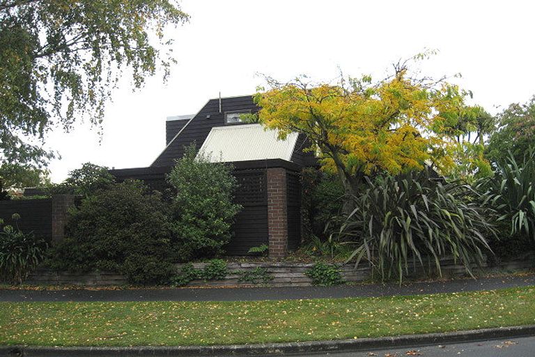 Photo of property in 1 Tripp Place, Ilam, Christchurch, 8041