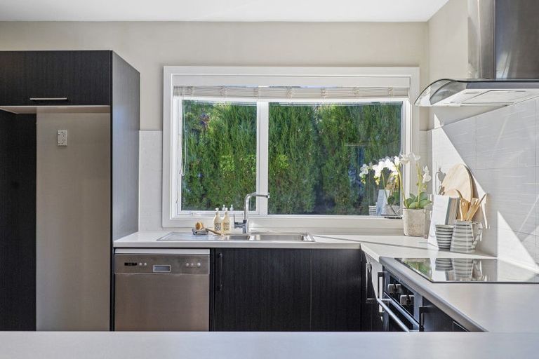 Photo of property in 27 Aorangi Road, Bryndwr, Christchurch, 8053