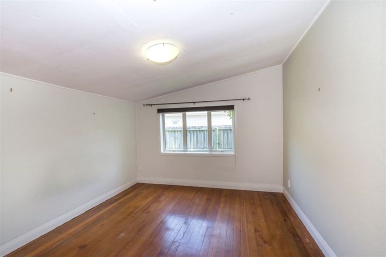 Photo of property in 44 Taupata Street, Redcliffs, Christchurch, 8081