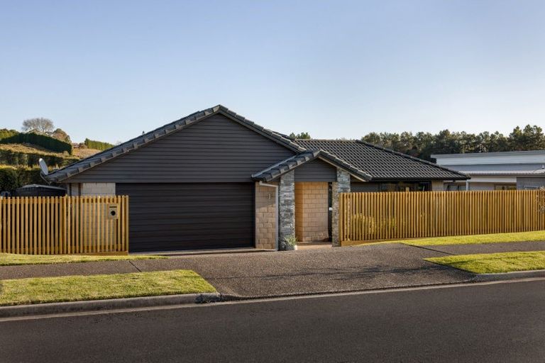 Photo of property in 60 Puhirake Crescent, Pyes Pa, Tauranga, 3112