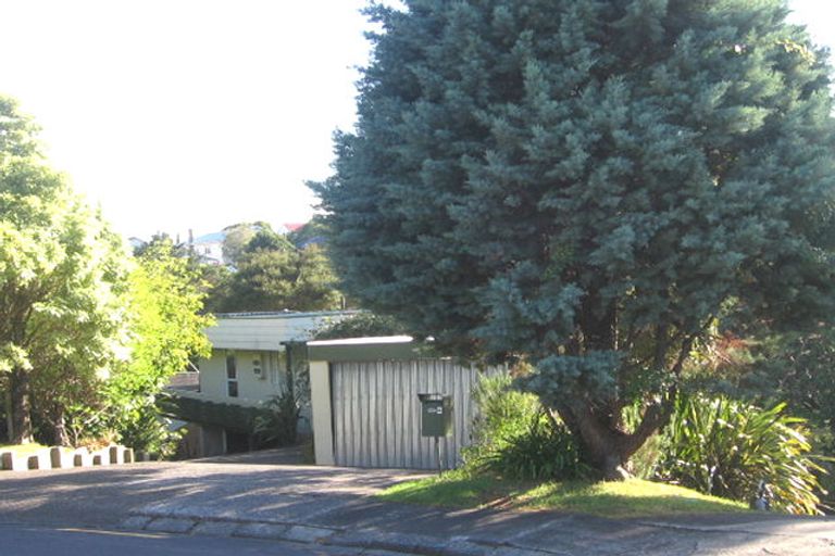Photo of property in 18 Havenwood Place, Birkenhead, Auckland, 0626