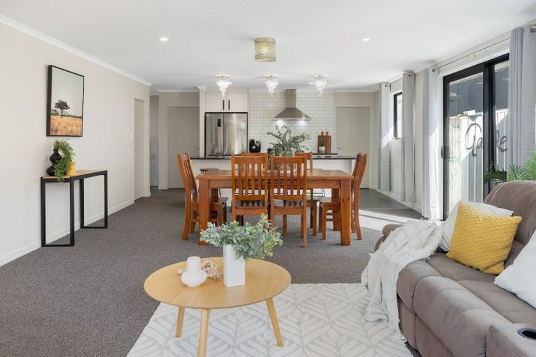 Photo of property in 14 Raynor Crescent, Pyes Pa, Tauranga, 3112