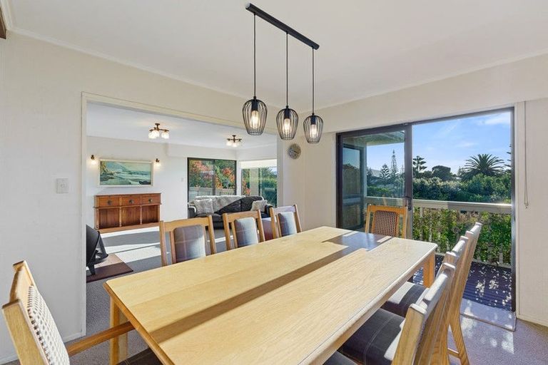 Photo of property in 36 Queens Road, Waikanae Beach, Waikanae, 5036