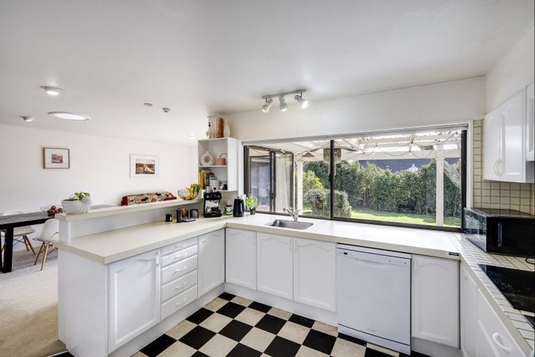 Photo of property in 62 Iona Road, Havelock North, 4130