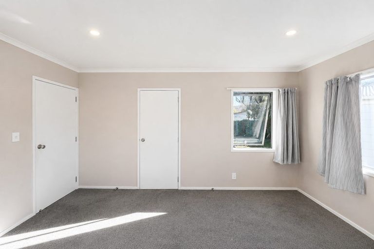 Photo of property in 9 Lisa Rise, Half Moon Bay, Auckland, 2012