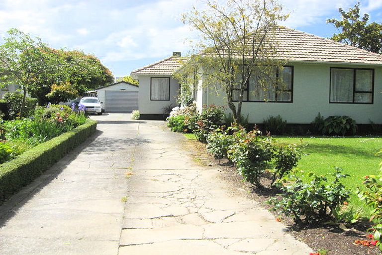 Photo of property in 42 Barnes Road, Redwood, Christchurch, 8051