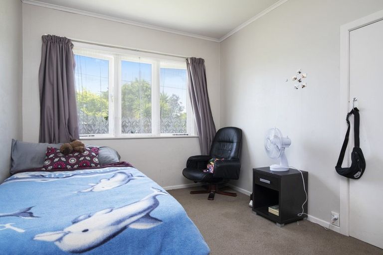 Photo of property in 1/1 Edmund Hillary Avenue, Papakura, 2110