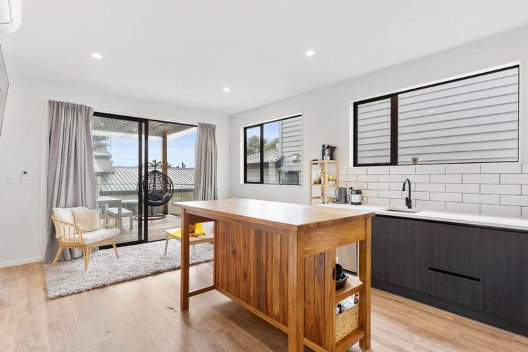 Photo of property in 141d Rangatira Road, Beach Haven, Auckland, 0626