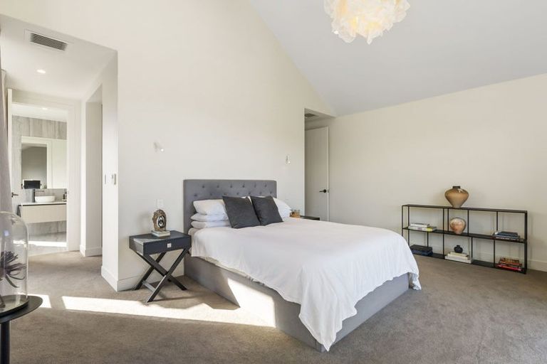 Photo of property in 21 Oscar Road, Greenhithe, Auckland, 0632