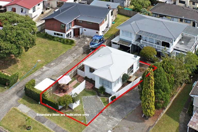 Photo of property in 125a Ennis Avenue, Pakuranga Heights, Auckland, 2010