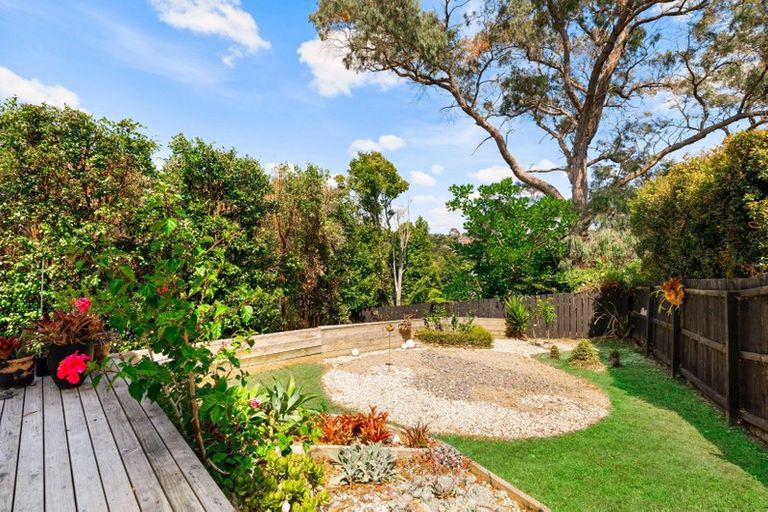 Photo of property in 2/19 Limmer Place, Browns Bay, Auckland, 0632