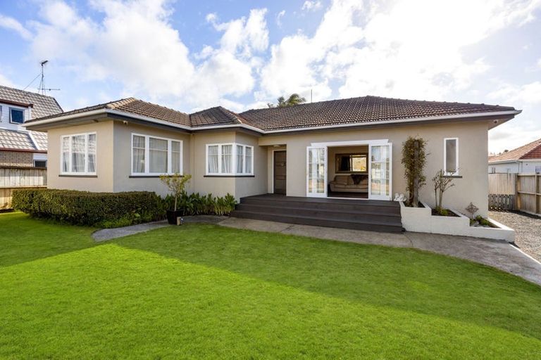 Photo of property in 84 Maeroa Road, Maeroa, Hamilton, 3200
