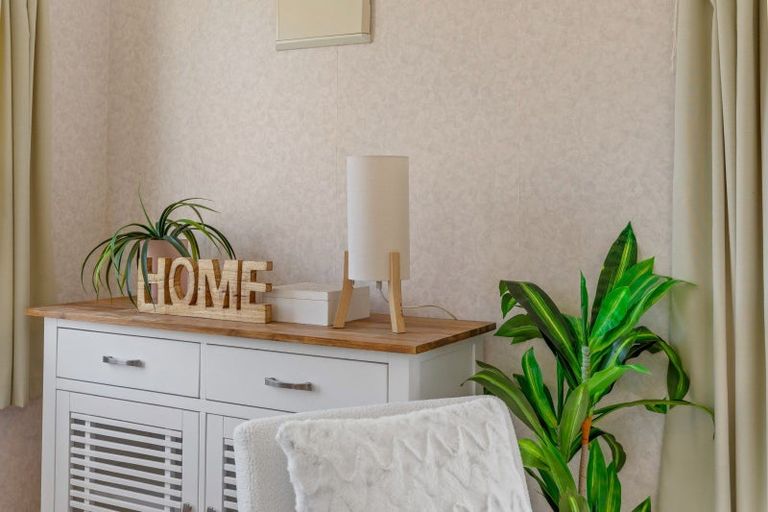 Photo of property in 10 Walton Road, Paraparaumu Beach, Paraparaumu, 5032