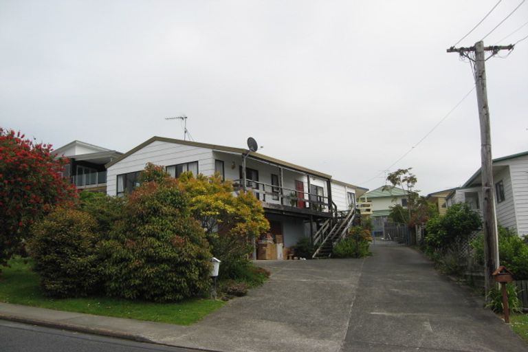 Photo of property in 6 Ladies Mile, Manly, Whangaparaoa, 0930
