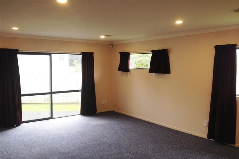 Photo of property in 38 Furlong Crescent, Churton Park, Wellington, 6037