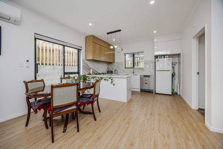 Photo of property in 16d Balgowan Terrace, Conifer Grove, Takanini, 2112