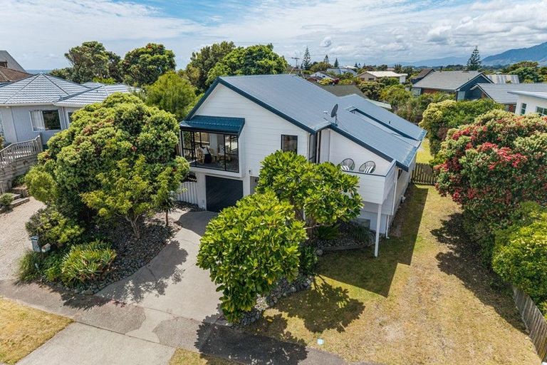 Photo of property in 5 Waiheke Street, Waikanae Beach, Waikanae, 5036