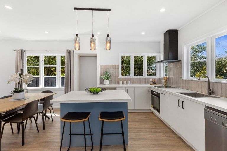 Photo of property in 44 Palmer Crescent, Silverstream, Upper Hutt, 5019