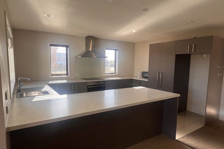 Photo of property in 72 Shillingford Boulevard, Rolleston, 7615