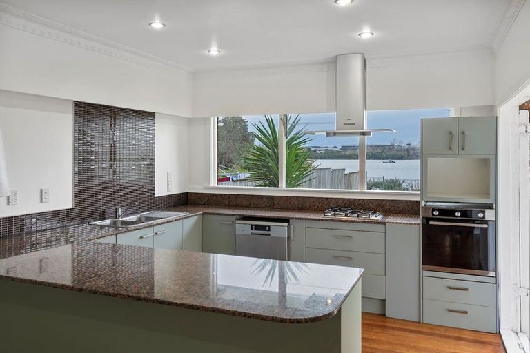 Photo of property in 41 Millen Avenue, Pakuranga, Auckland, 2010