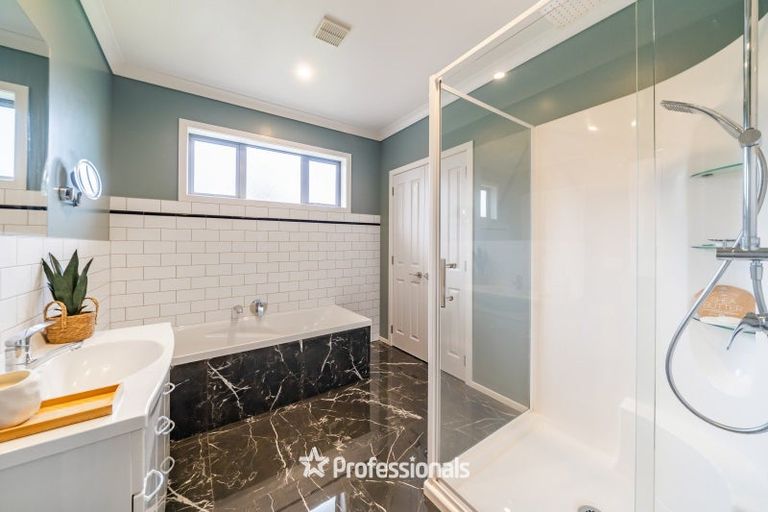 Photo of property in 3-9 Seddon Street, Waikanae, 5036