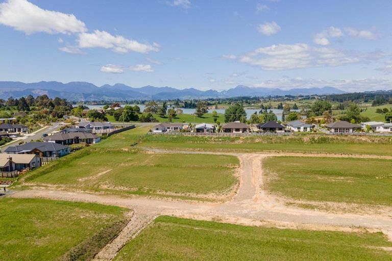 Photo of property in 2 Les Wakefield Road, Mapua, 7005