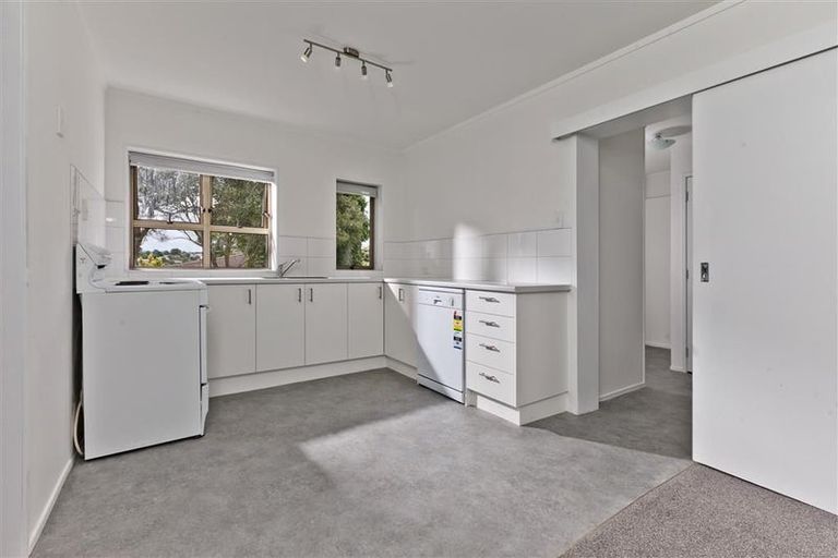 Photo of property in 1/89 Target Road, Totara Vale, Auckland, 0629