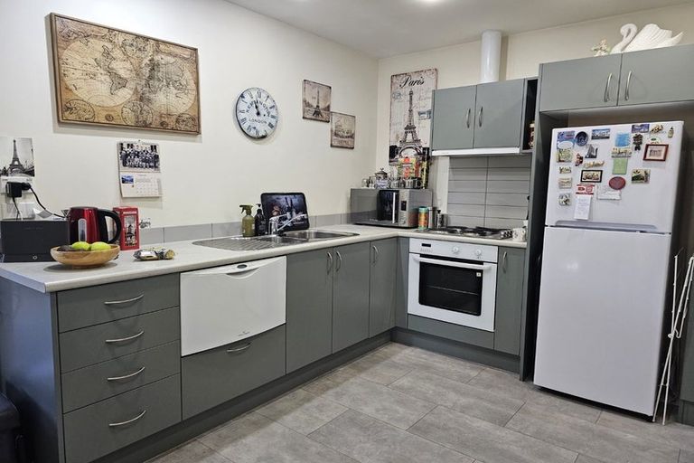 Photo of property in 2 Clinton Lane, Woolston, Christchurch, 8062