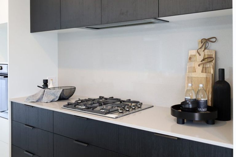 Photo of property in 14 Samuel Place, Terrace End, Palmerston North, 4410