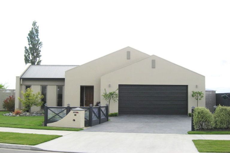 Photo of property in 14 Yellowlees Drive, Kaiapoi, 7630
