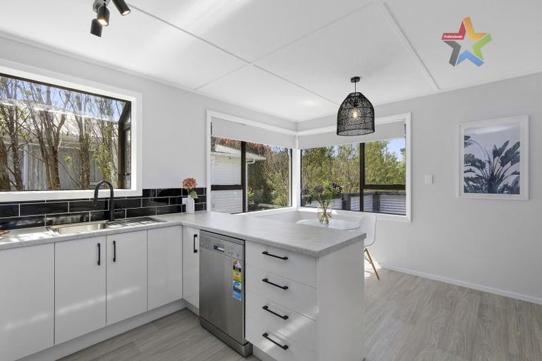 Photo of property in 40 Logie Street, Stokes Valley, Lower Hutt, 5019