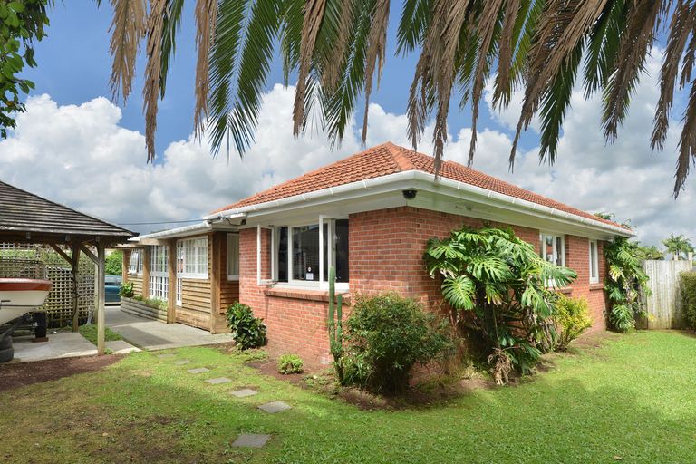 Photo of property in 1 Mclean Street, Woodville, 4920