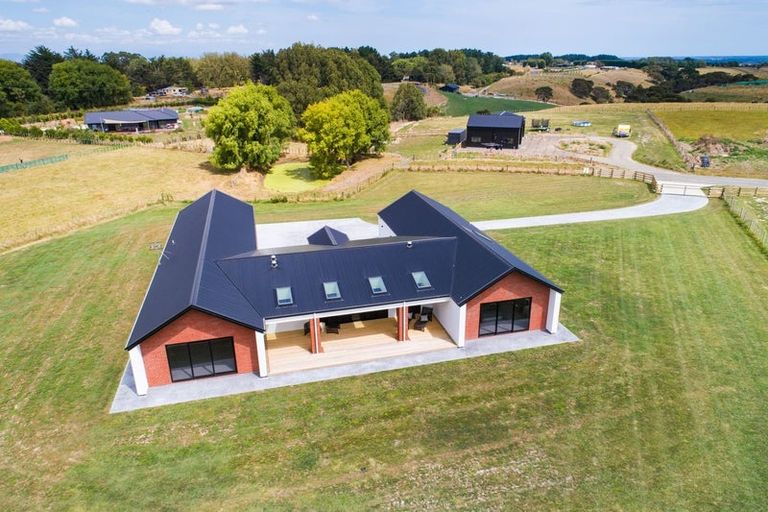 Photo of property in 11 Te Kahu Lane, Halcombe, Feilding, 4779