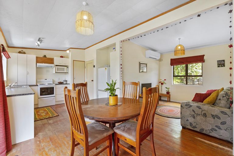 Photo of property in 8 Main Road, Raglan, 3225