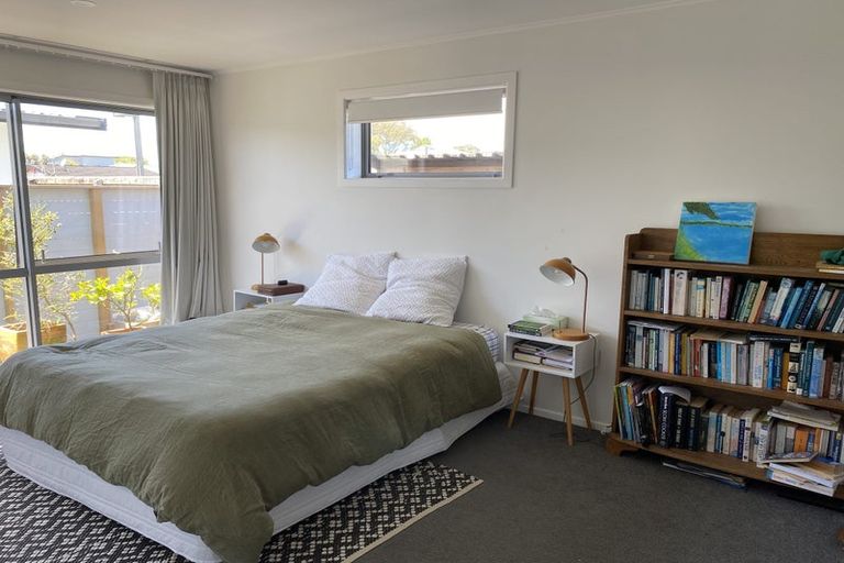 Photo of property in 3 Del Mar Place, Merrilands, New Plymouth, 4312