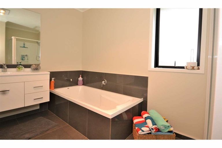 Photo of property in 5 Hoults Way, Kerikeri, 0230