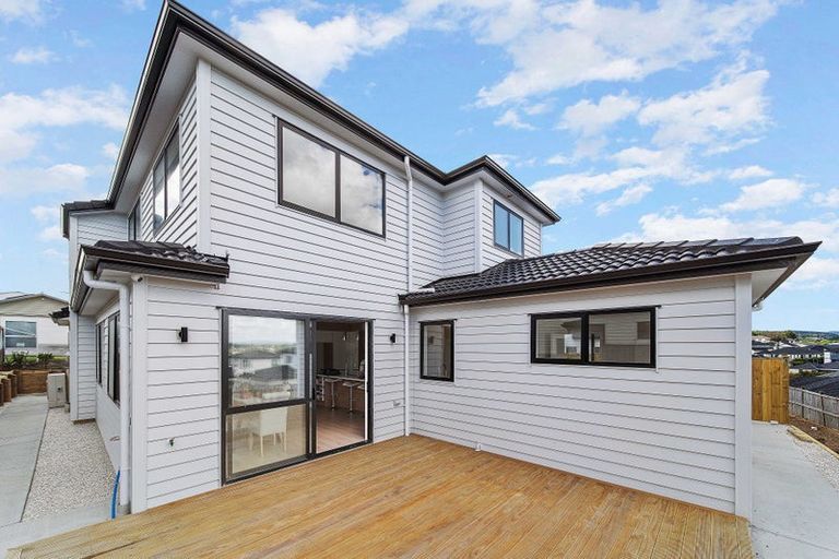 Photo of property in 1 Nola Dawn Avenue, Papakura, 2110