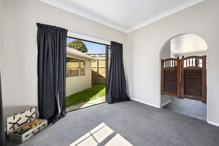 Photo of property in 414 Stokes Valley Road, Stokes Valley, Lower Hutt, 5019