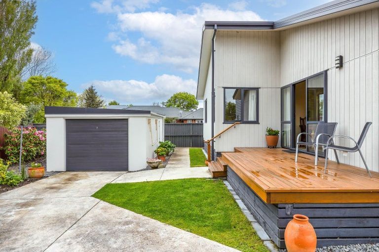 Photo of property in 2/104 Perry Street, Papanui, Christchurch, 8053