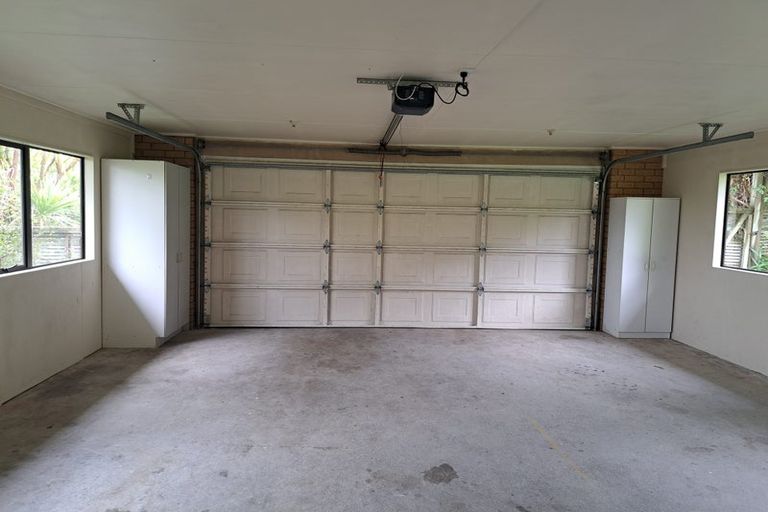 Photo of property in 9 Amery Place, West Harbour, Auckland, 0618