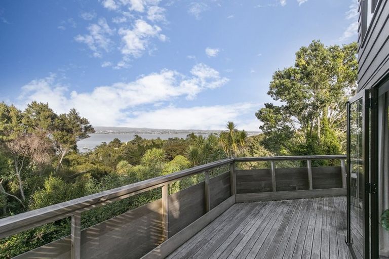 Photo of property in 2/60 Rangatira Road, Beach Haven, Auckland, 0626