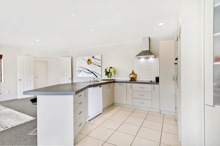 Photo of property in 35 Greig Place, Pukekohe, 2120