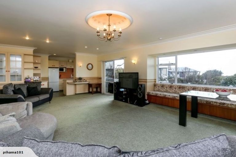 Photo of property in 22 Mcfarlane Street, Oakura, 4314