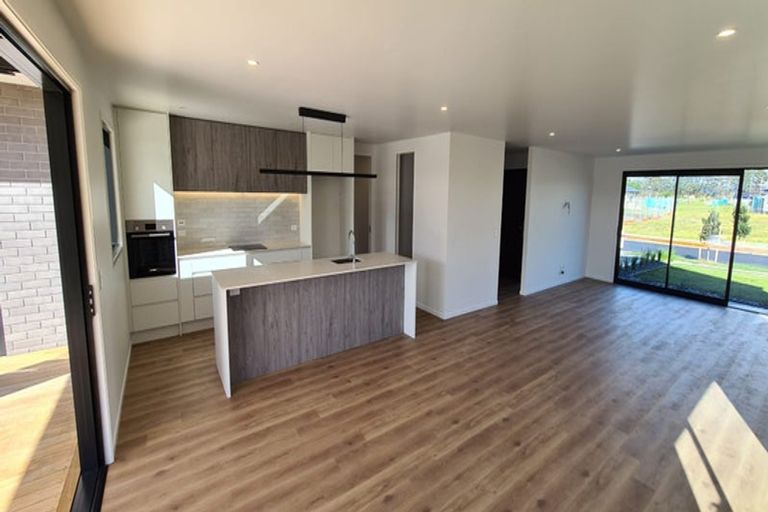 Photo of property in 110 Kaurinui Crescent, One Tree Point, 0118