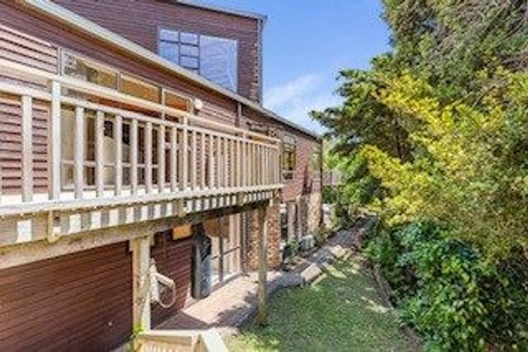 Photo of property in 68 Pah Road, Cockle Bay, Auckland, 2014