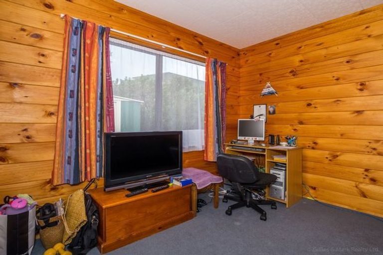 Photo of property in 46 Norana Road, Timberlea, Upper Hutt, 5018